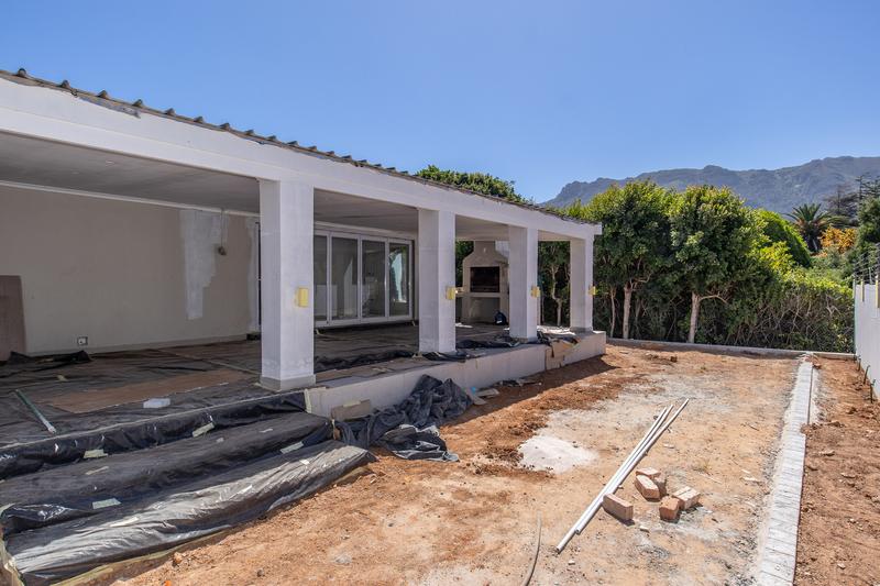 5 Bedroom Property for Sale in Constantia Western Cape
